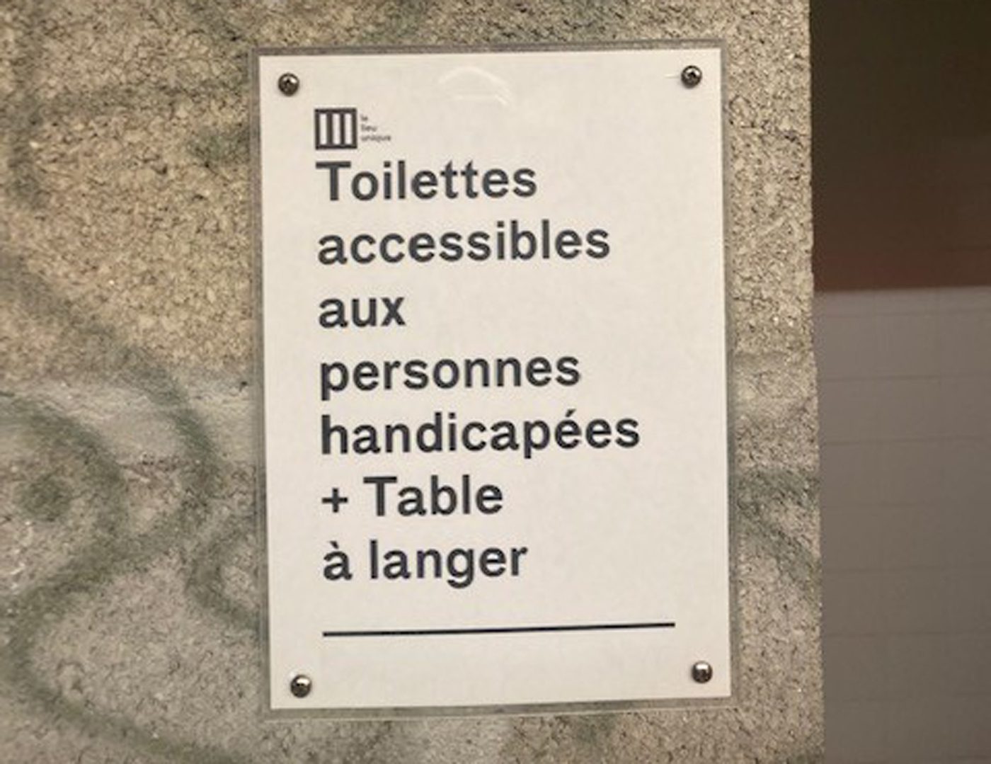 ICI-Toilettes-LeLieuUnique2