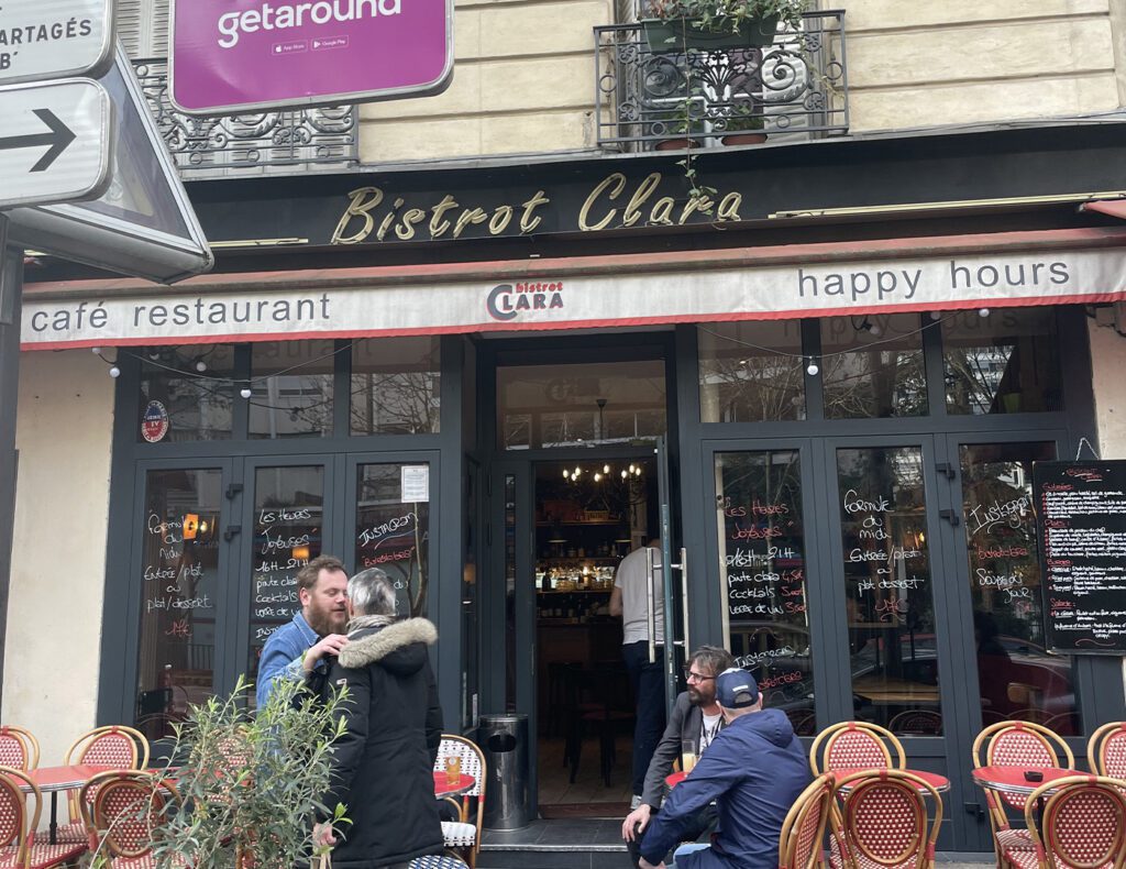 ICI Toilettes - Chez Clara Bar Paris 3