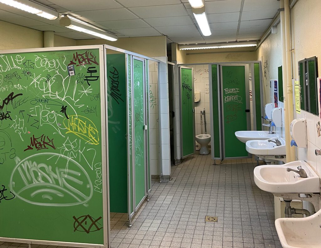 ICI Toilettes - La Cantine de Césure Bar Paris 1