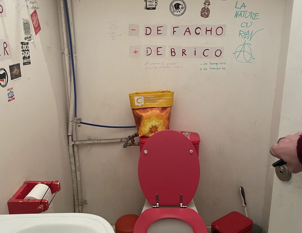 ICI Toilettes - La Ressourcerie du Poulpe Bar Paris 4