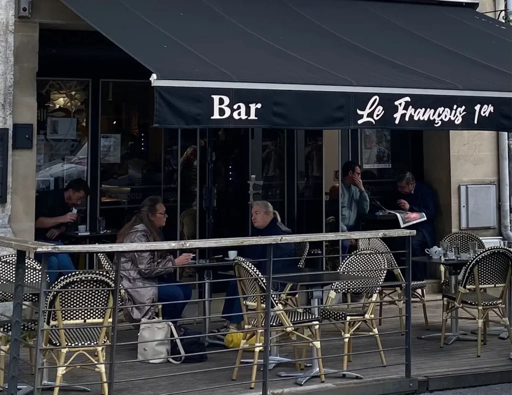 Francois 1er Bar Partenaire Angouleme ICI Toilettes Devanture